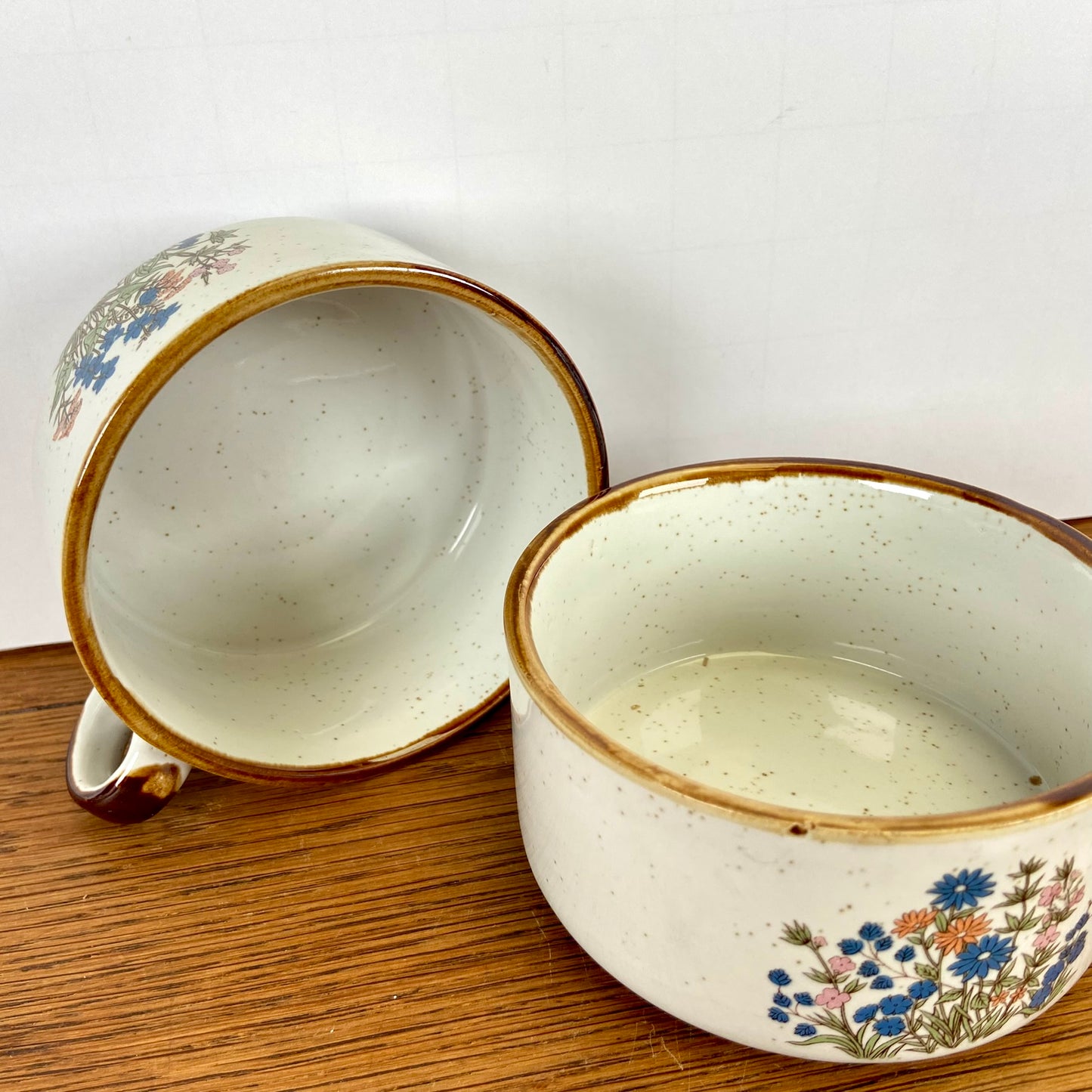 Vintage soepkommen wilde bloemen
