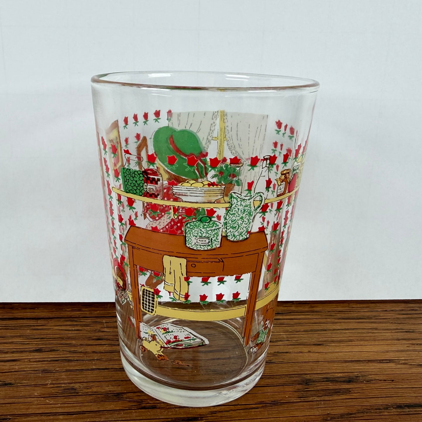 Vintage glaasje met meisje
