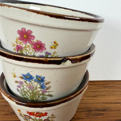Wilde bloemen schaaltjes