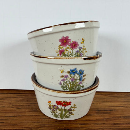 Wilde bloemen schaaltjes