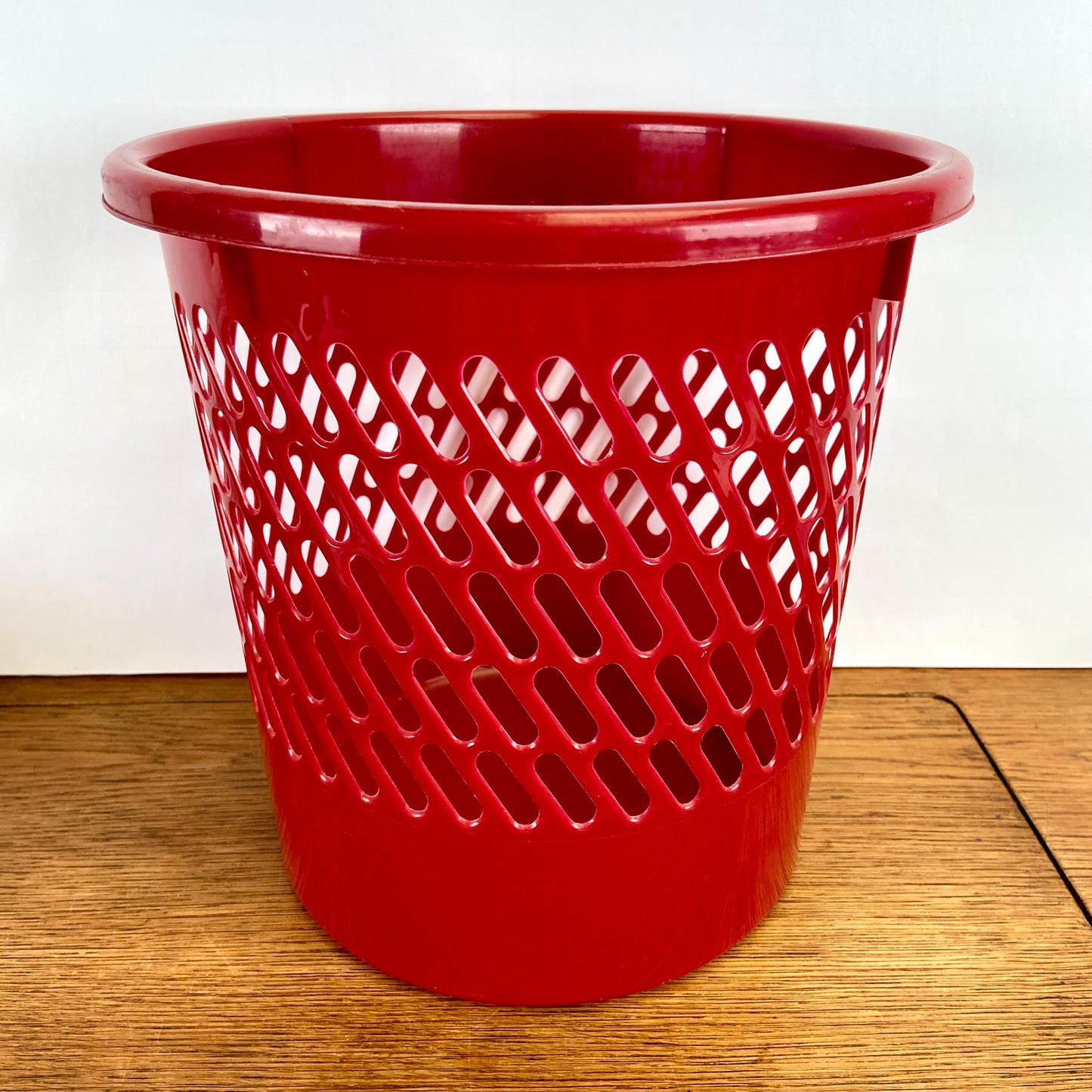 Vintage plastic prullenbak rood