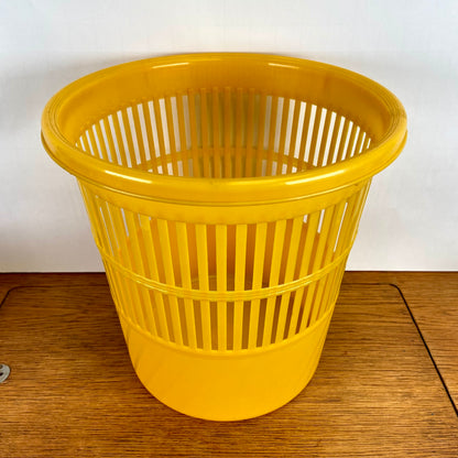 Vintage plastic prullenbak geel