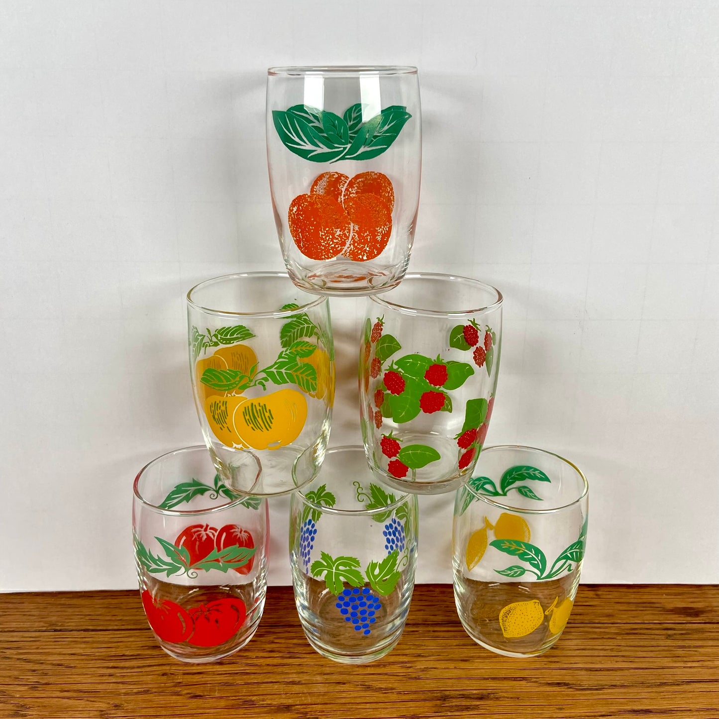Vintage glaasjes met fruitmotief