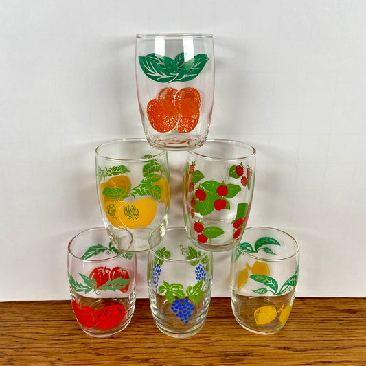 Vintage glaasjes met fruitmotief