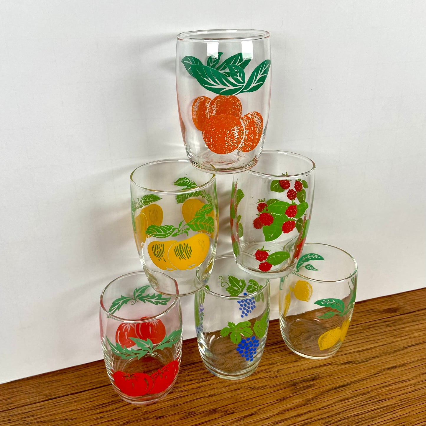 Vintage glaasjes met fruitmotief