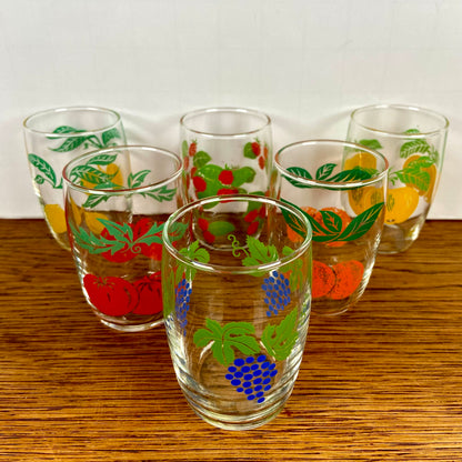 Vintage glaasjes met fruitmotief