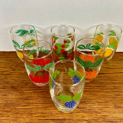 Vintage glaasjes met fruitmotief
