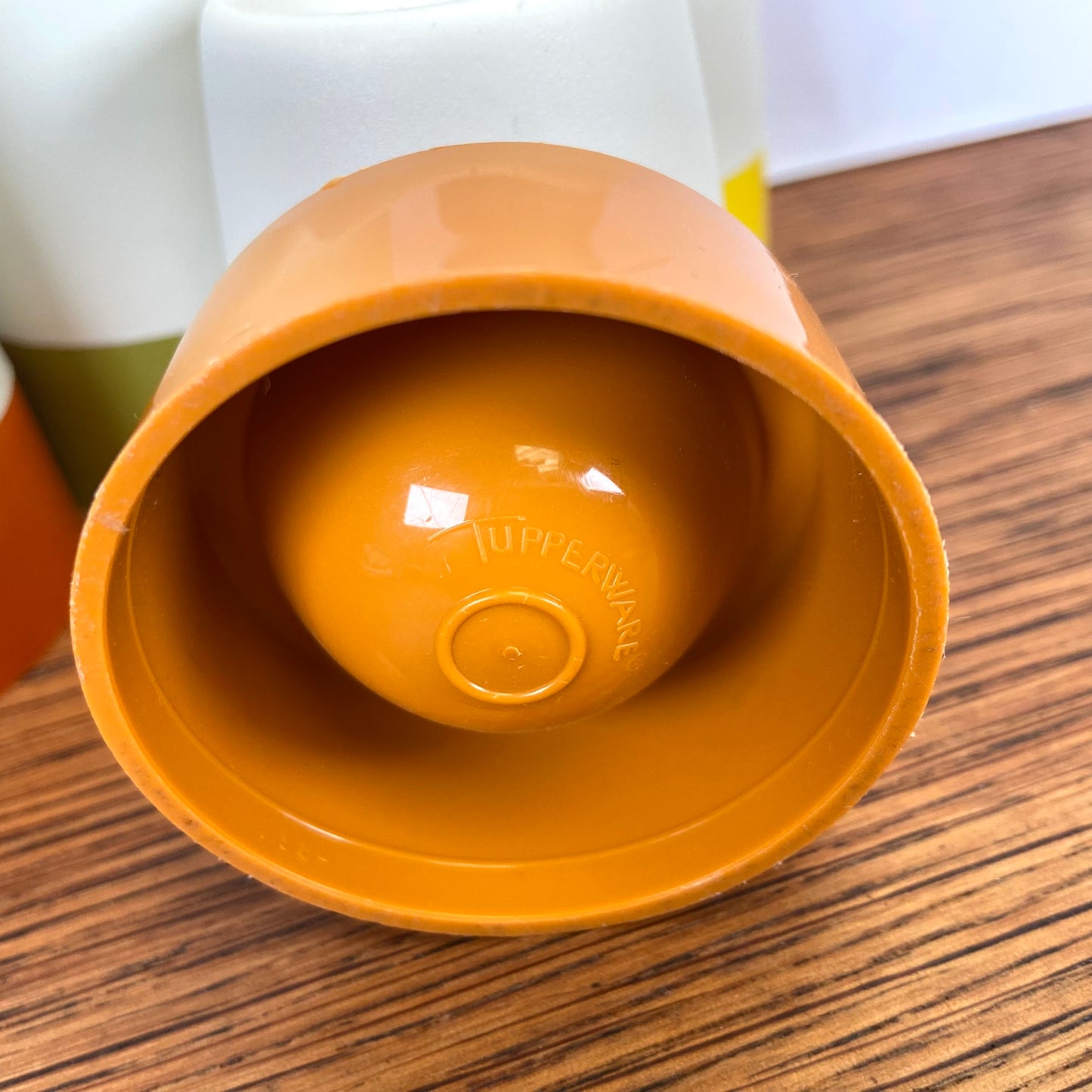 Vintage eierdopjes tupperware