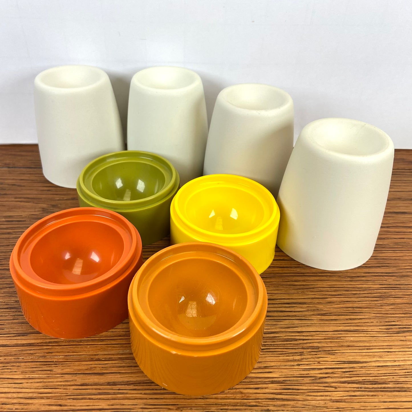 Vintage eierdopjes tupperware