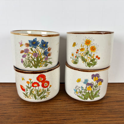 Vintage bakjes wilde bloemen