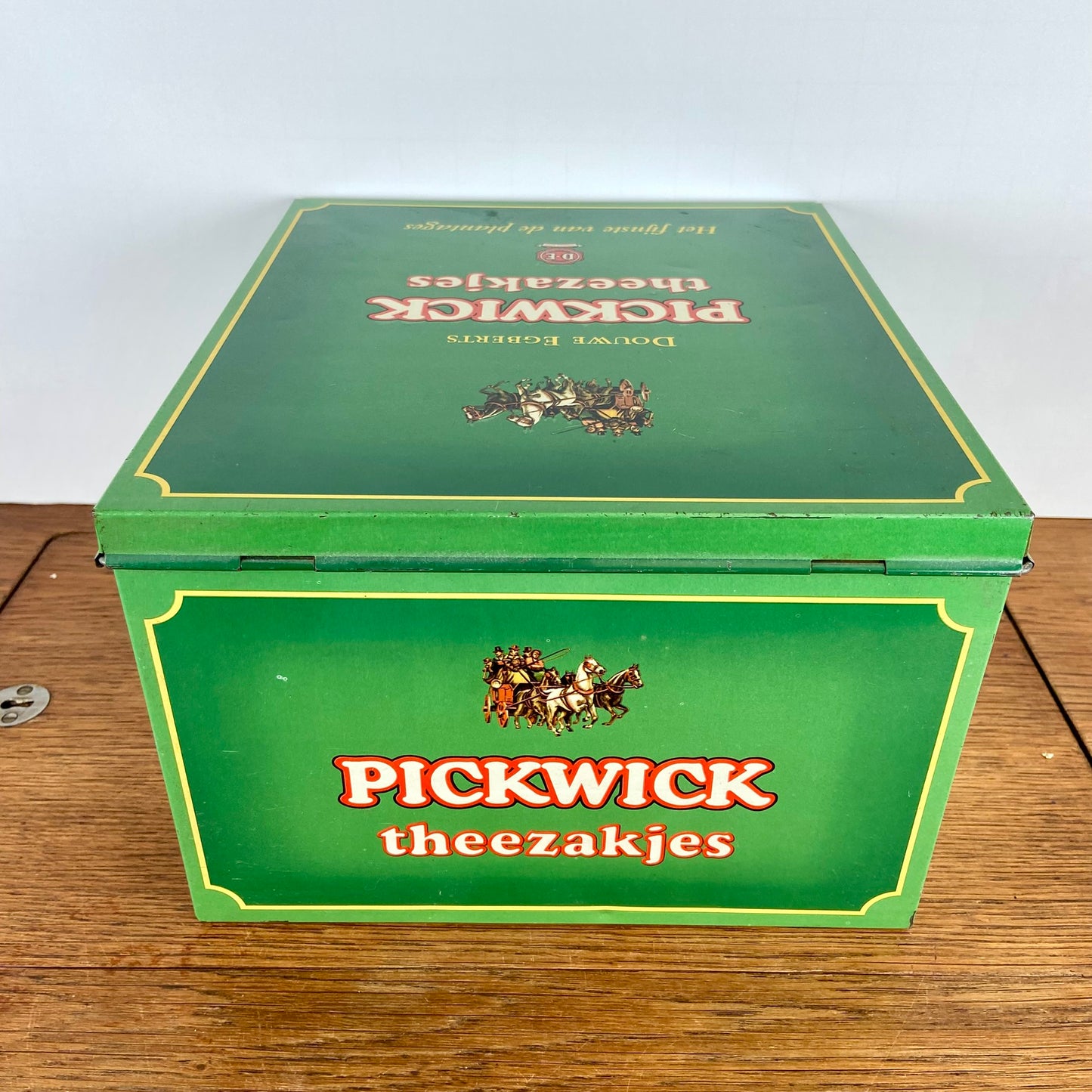 Groot Pickwick blik theezakjes