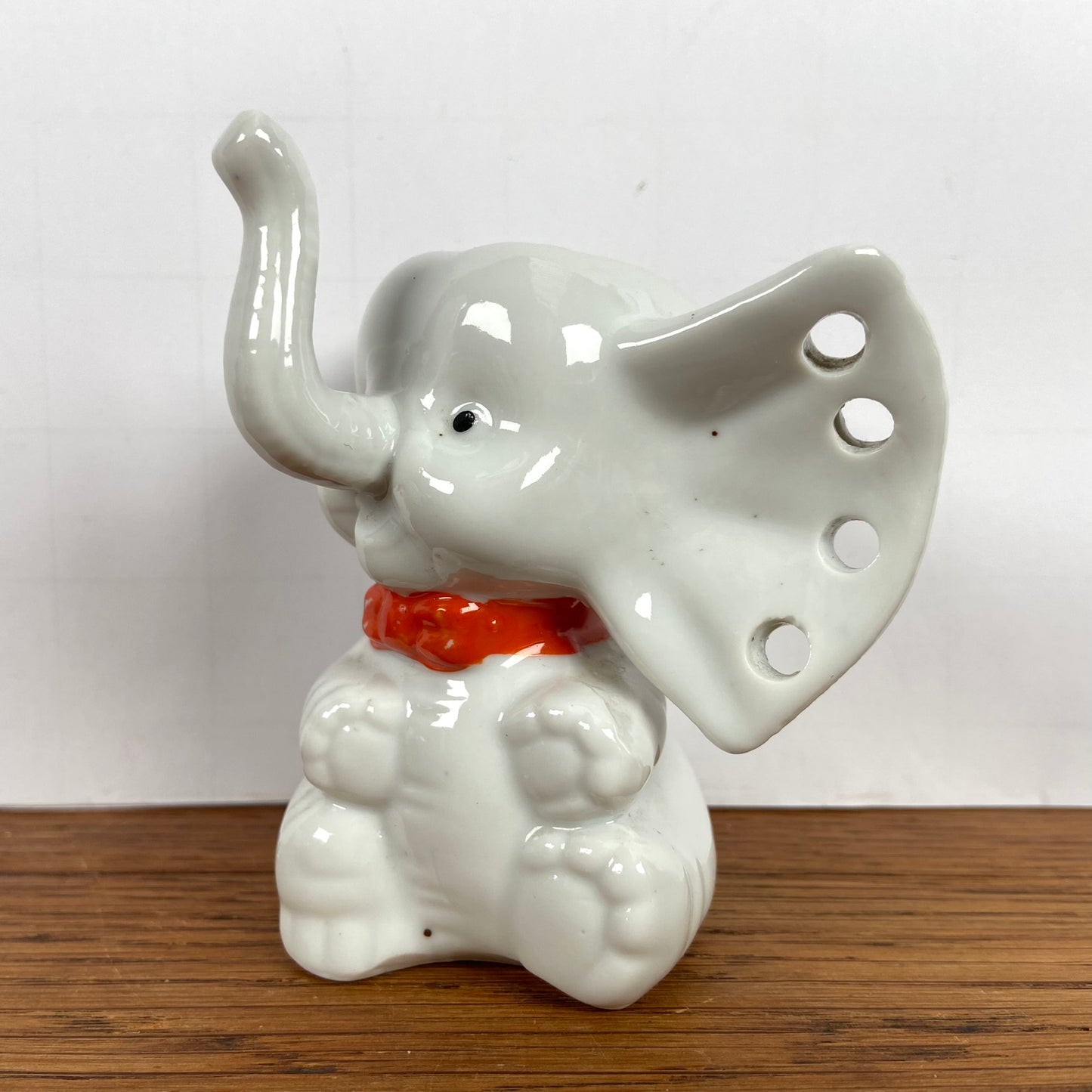 Vintage oorbellen houder olifant