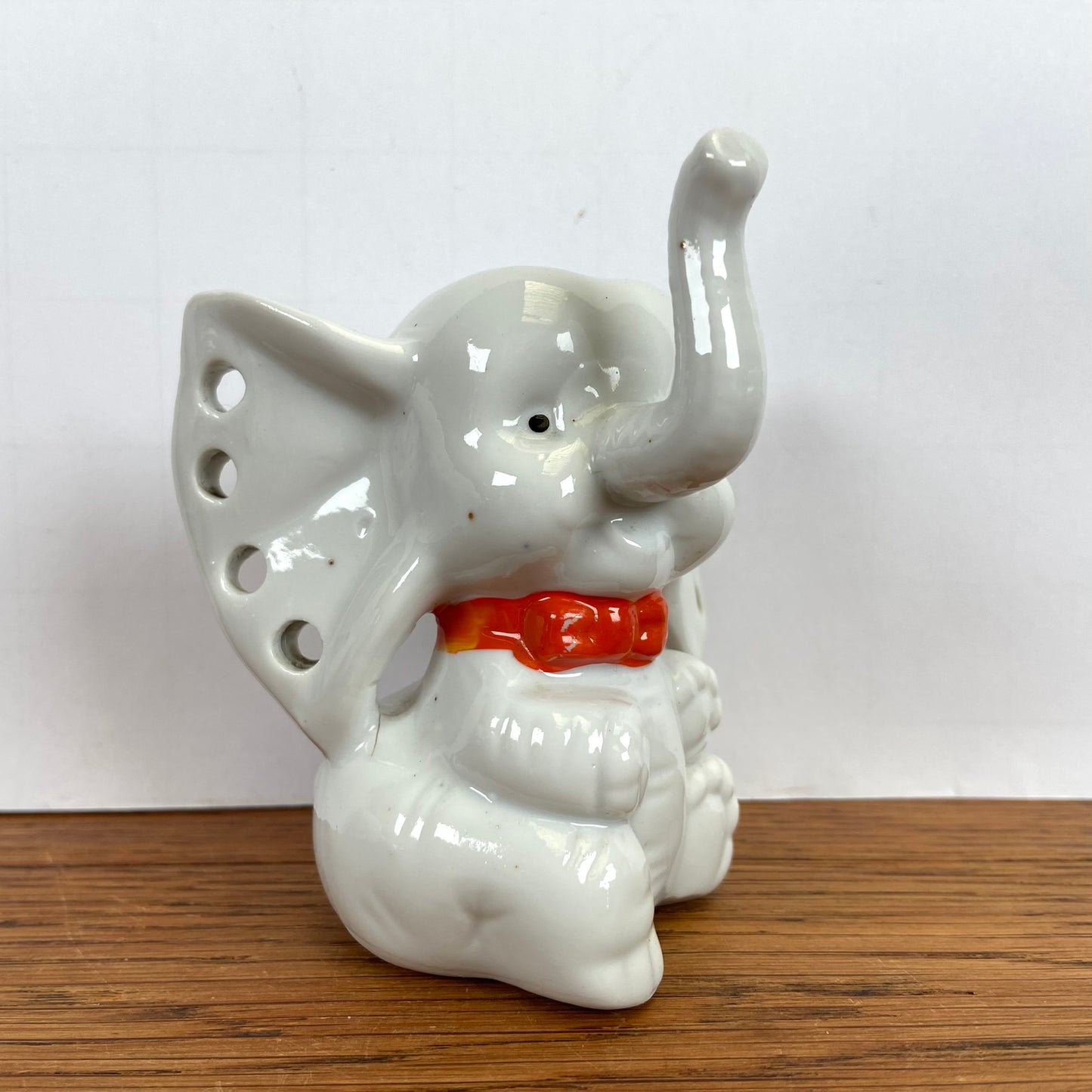 Vintage oorbellen houder olifant