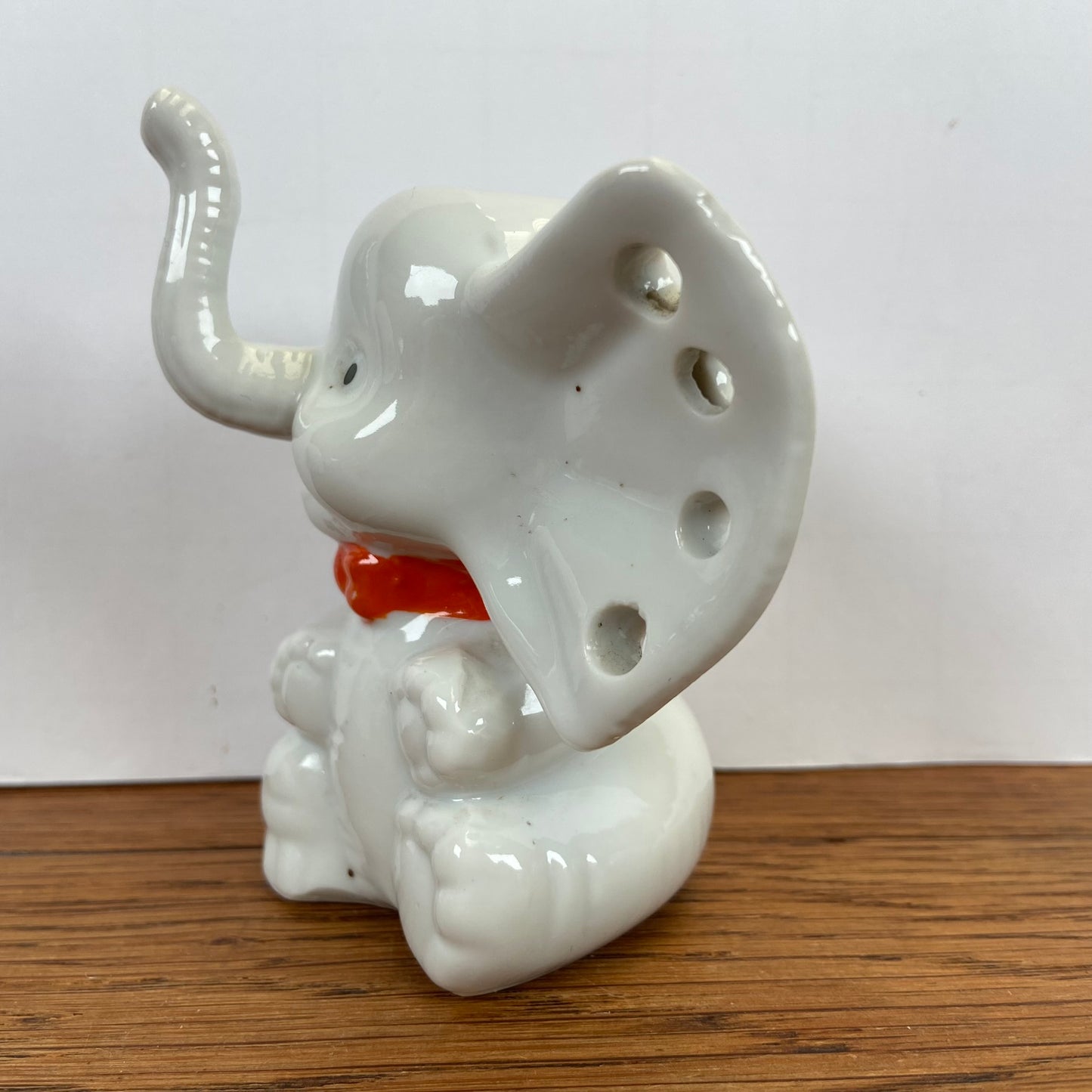 Vintage oorbellen houder olifant