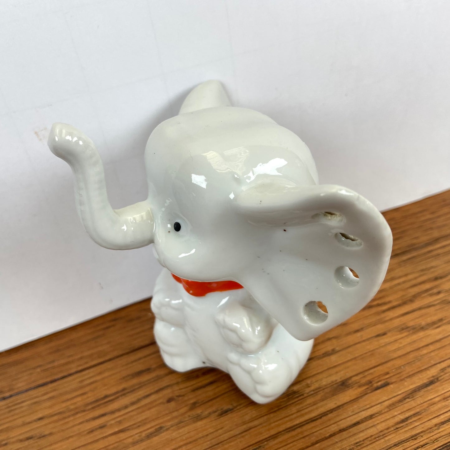 Vintage oorbellen houder olifant