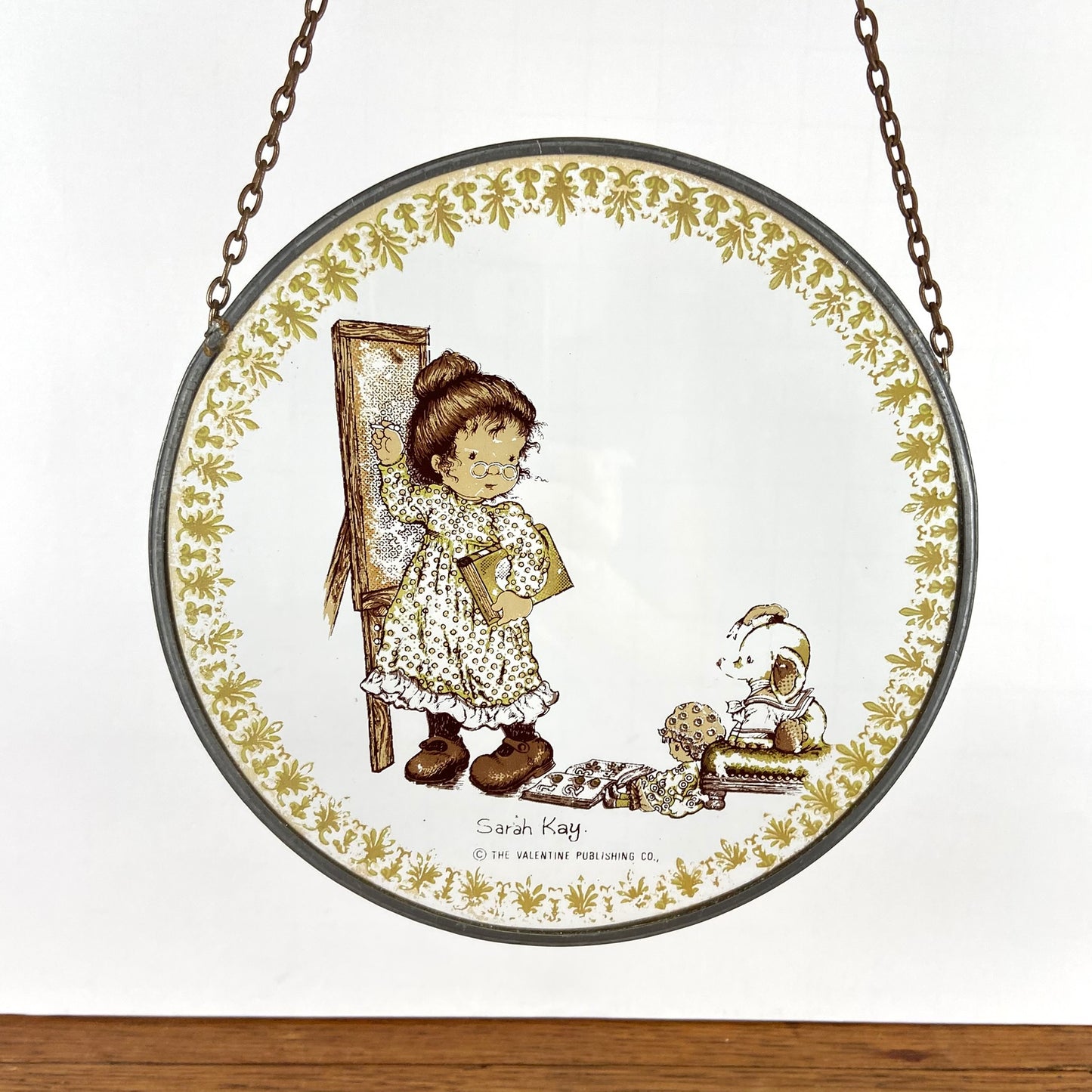 Vintage Sarah Kay raamhanger rond groen