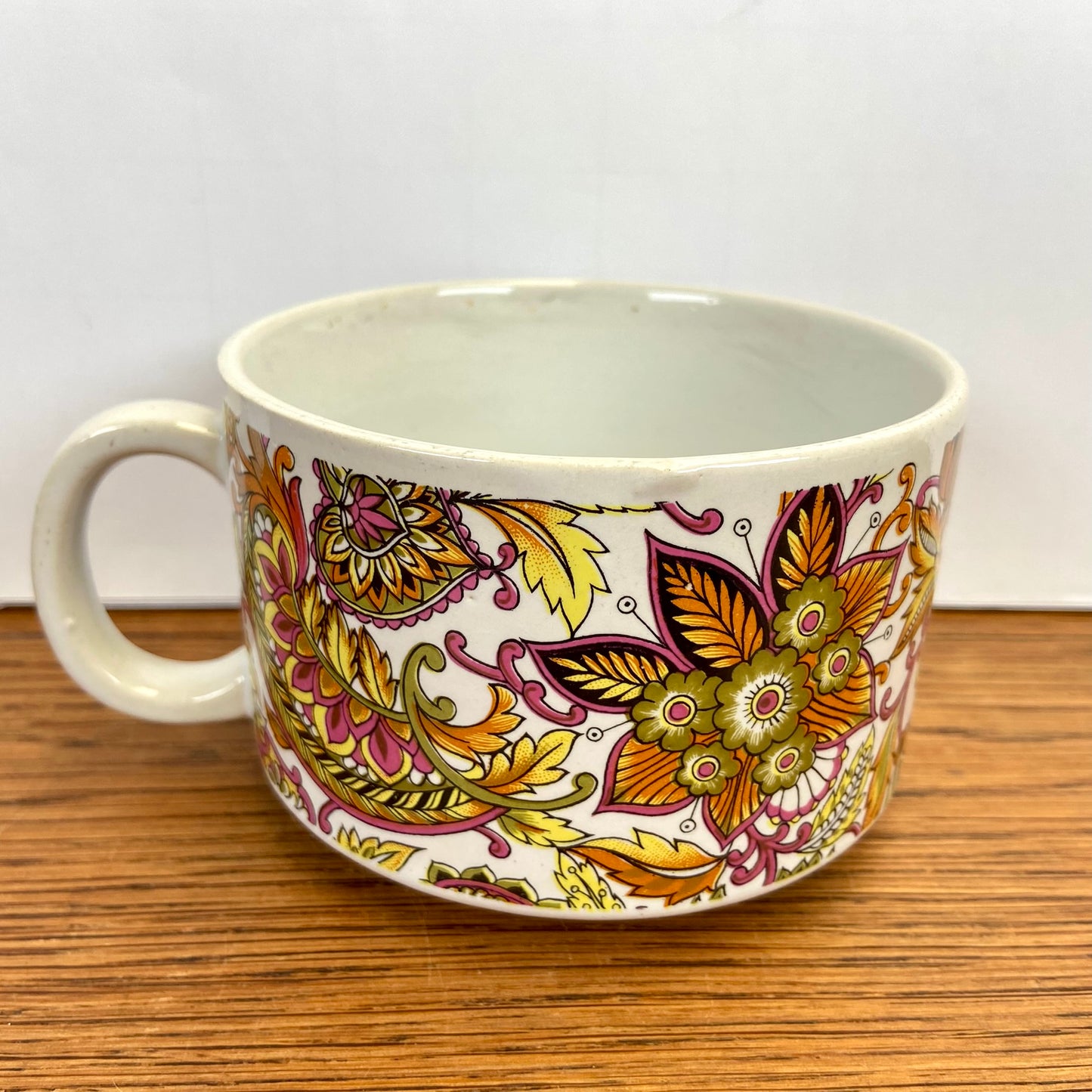 Vintage soepkom bloemen