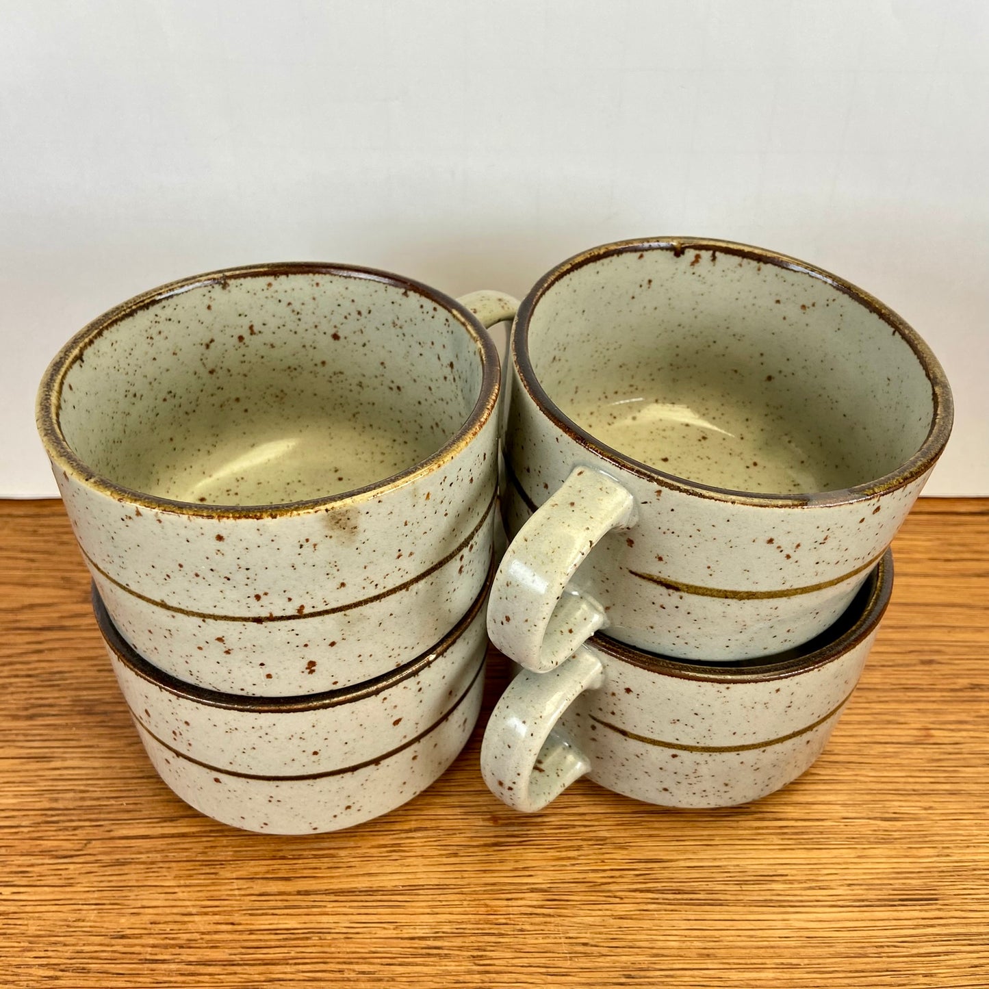 Set van 4 vintage soepkommen