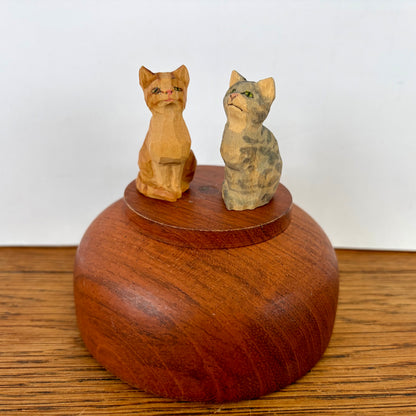 Houten katten duo