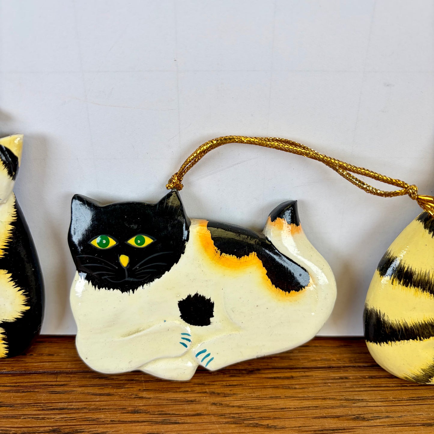 Vintage houten kattenhangers