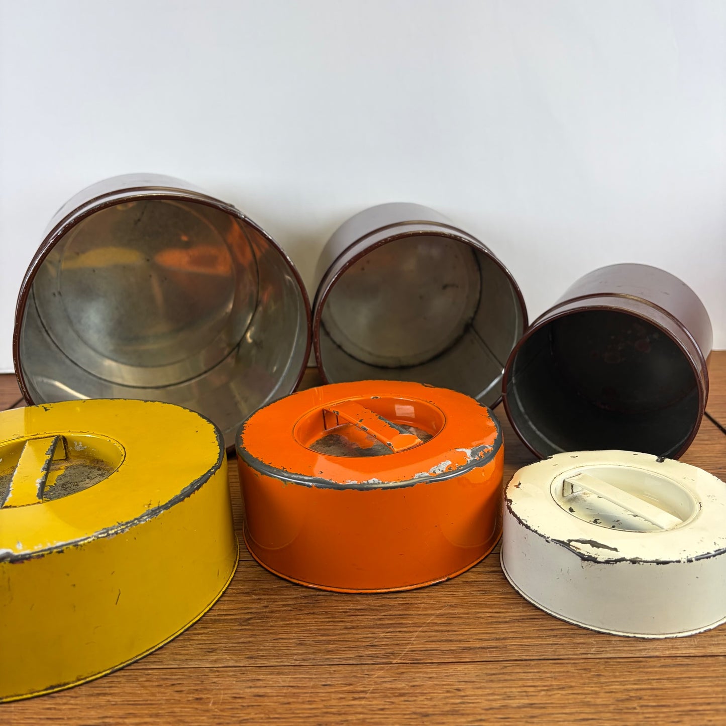 Vintage set van 3 blikken bruin geel oranje wit jaren 70