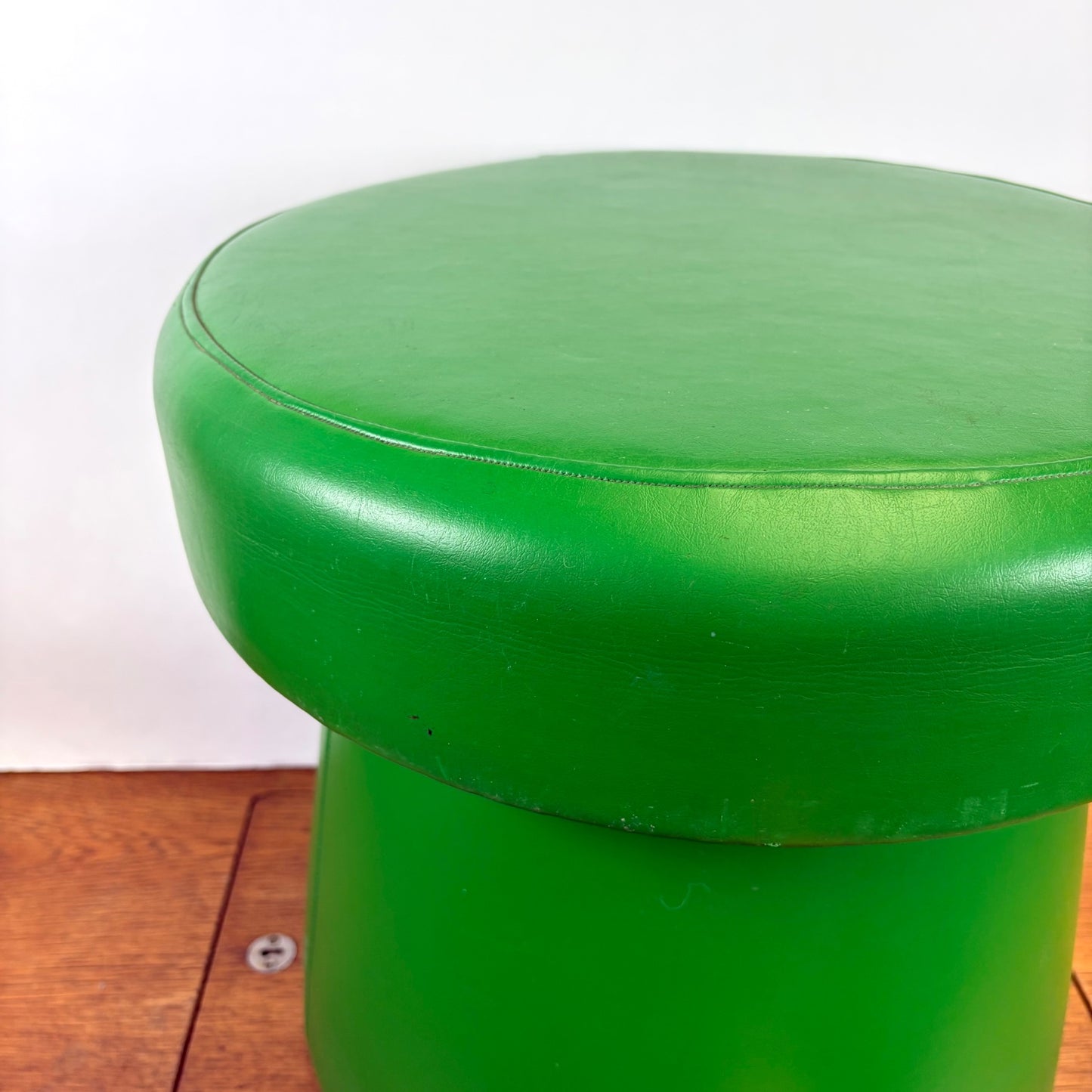 Vintage groene poef met opbergruimte