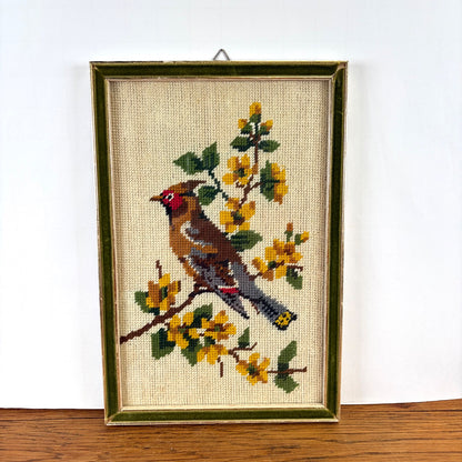 Vintage geborduurd schilderijtje vogel
