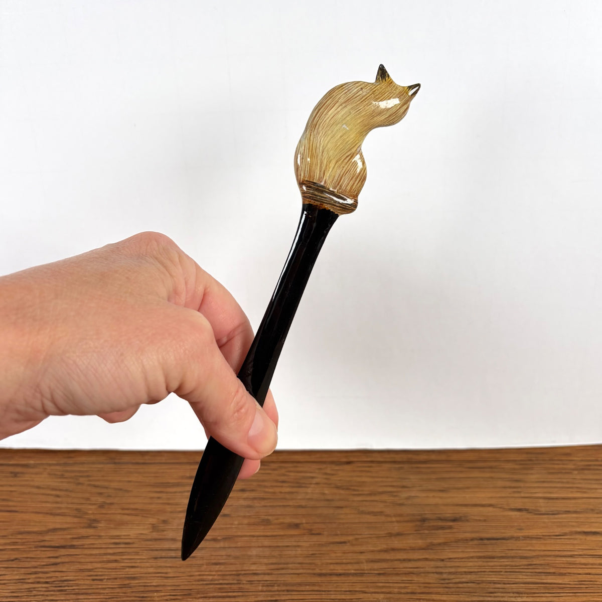 Briefopener met kat beige zwart