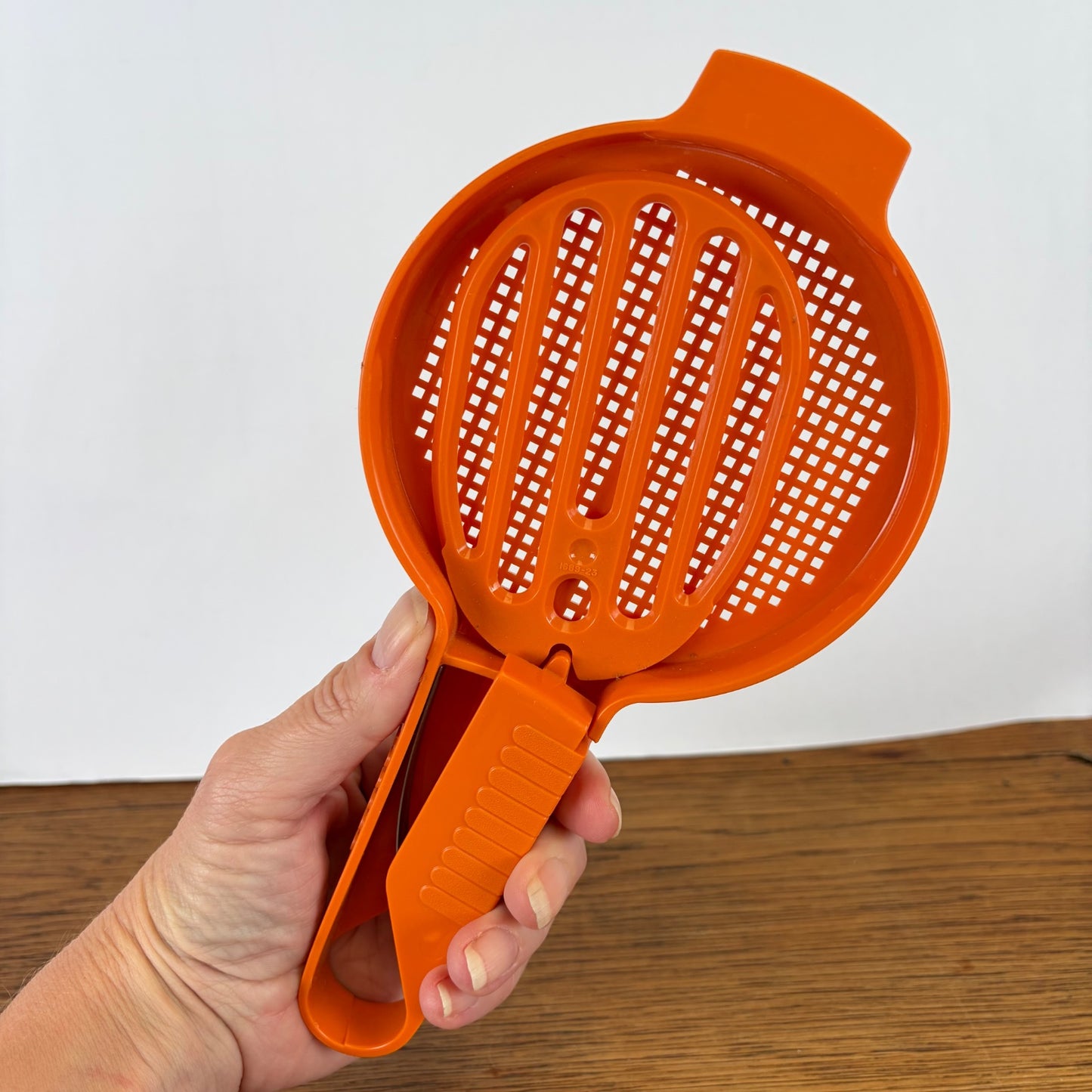 Vintage Tupperware handzeef oranje