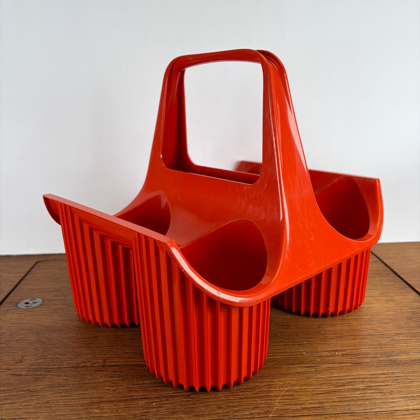 Vintage oranje flessenrek Curver