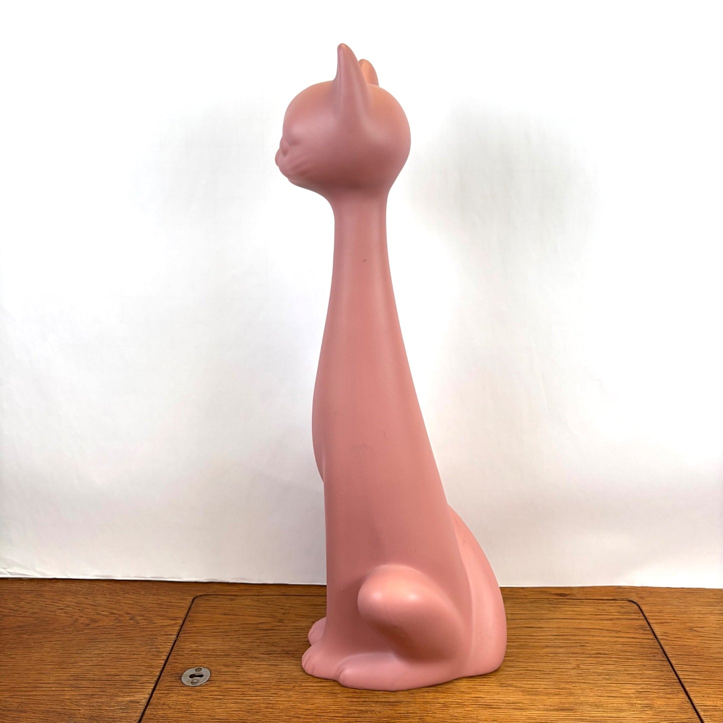 Vintage grote roze keramiek kat staand
