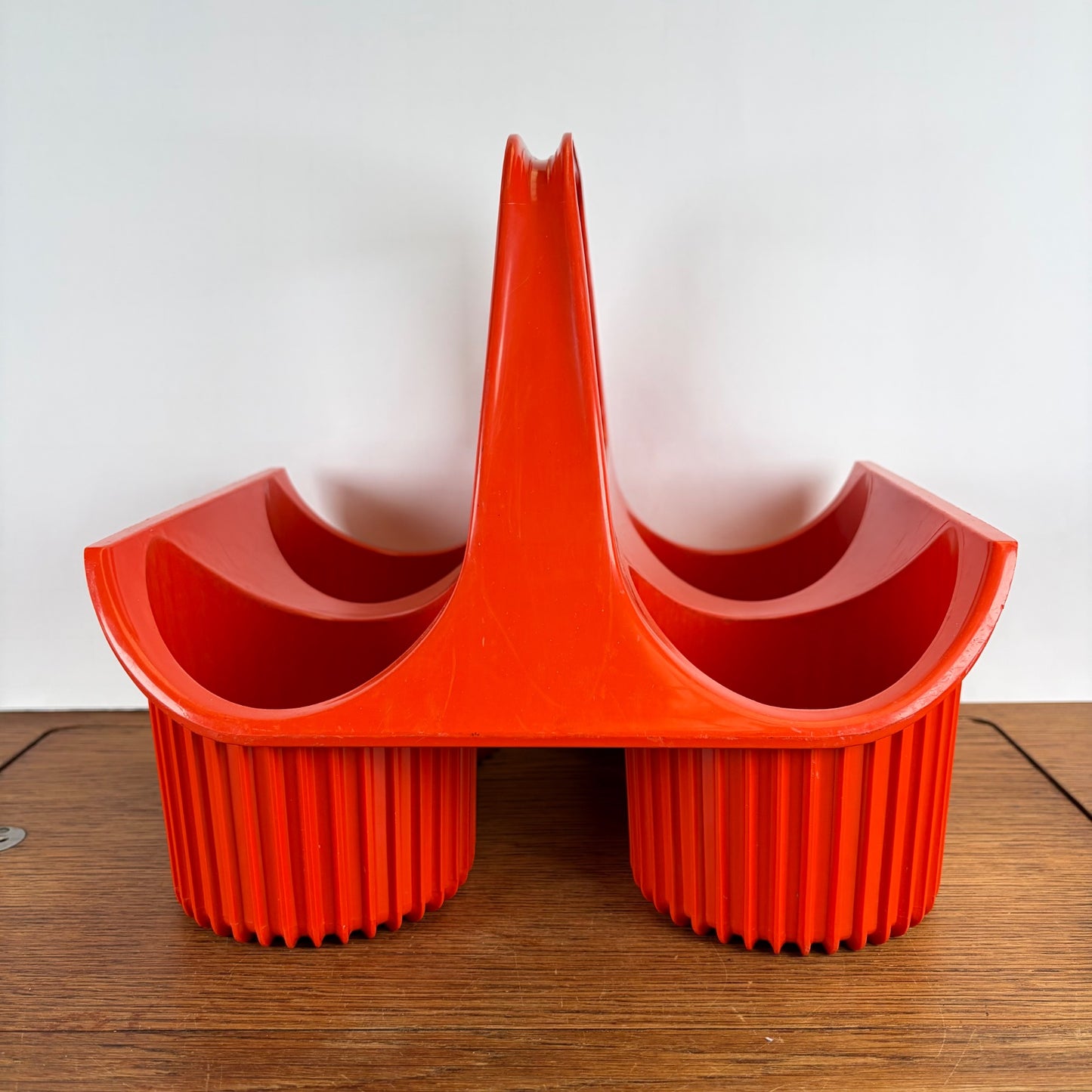 Vintage oranje flessenrek Curver