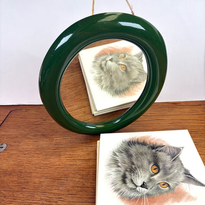 Vintage ovale spiegel groene kunststof lijst