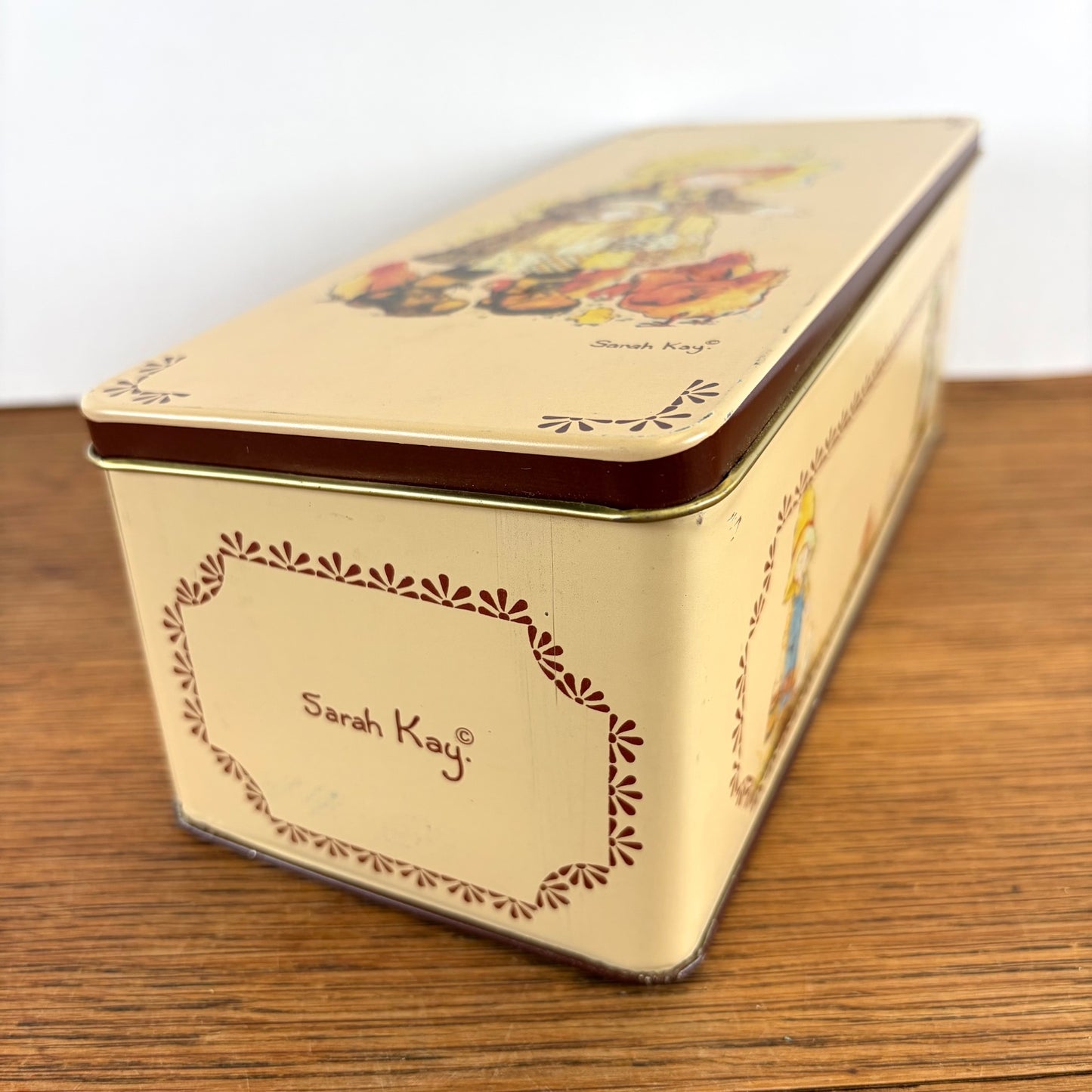 Vintage Sarah Kay blik ontbijtkoek creme