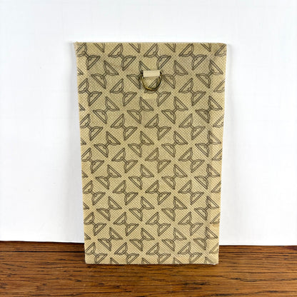 Vintage stoffen muurhanger Sarah Kay meisje met kat