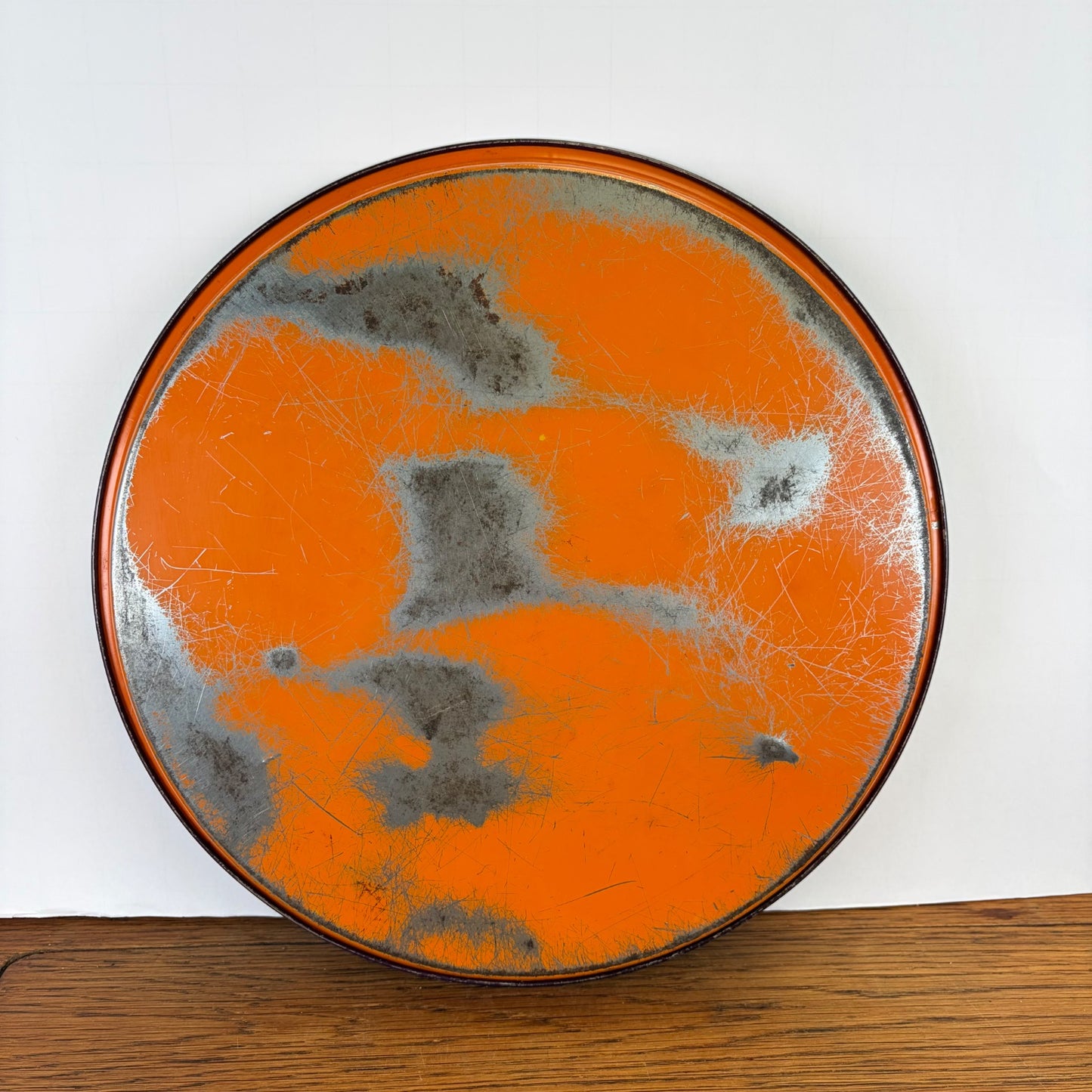 Vintage rond metalen dienblad paars oranje  motief