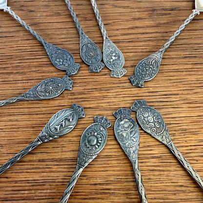Vintage set van 9 koffielepeltjes bloemen
