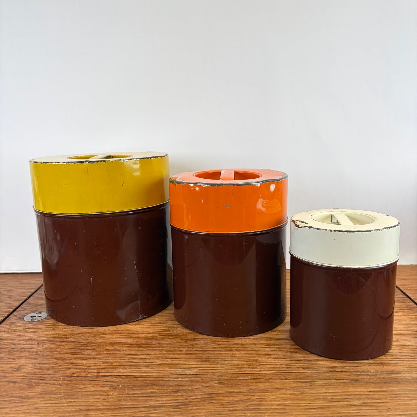 Vintage set van 3 blikken bruin geel oranje wit jaren 70