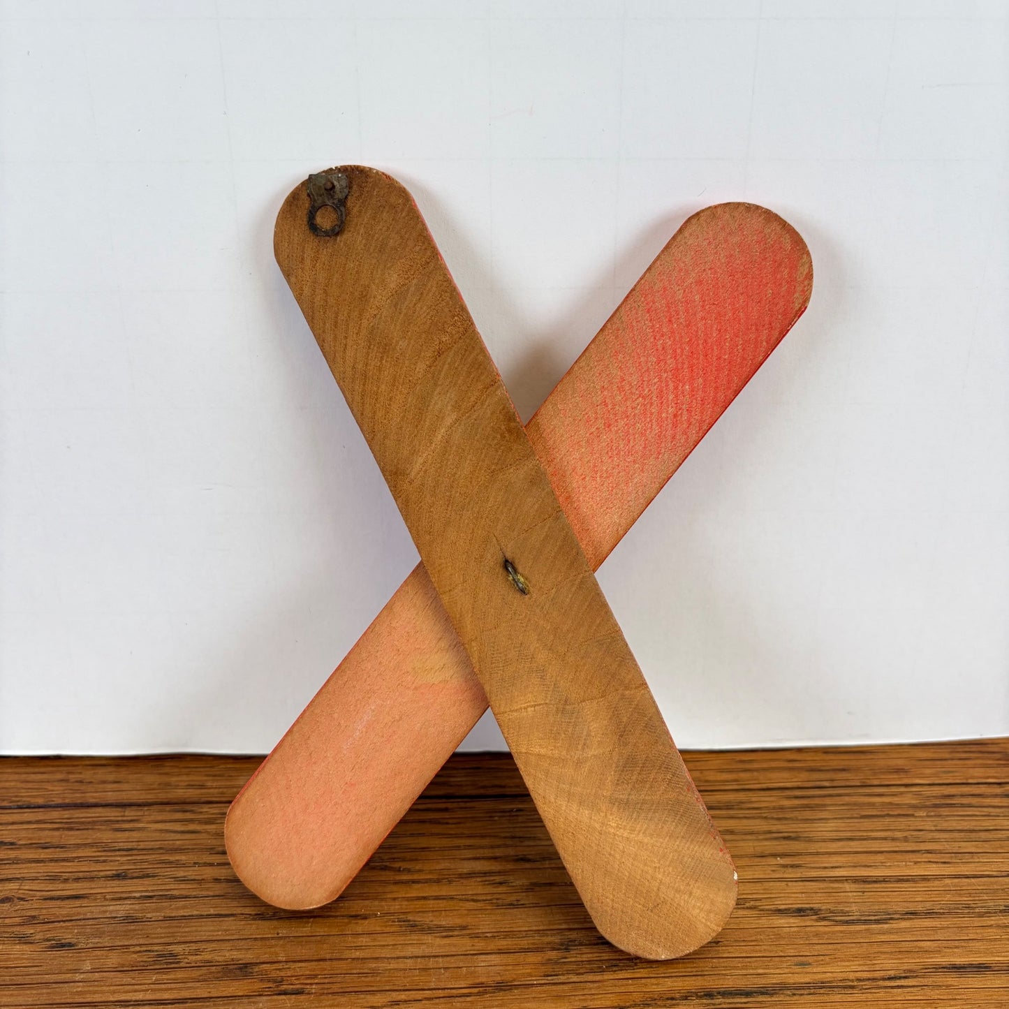 Vintage houten zandloper oranje