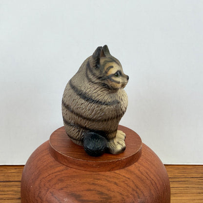 Vintage Harvey Knox Kingdom katje