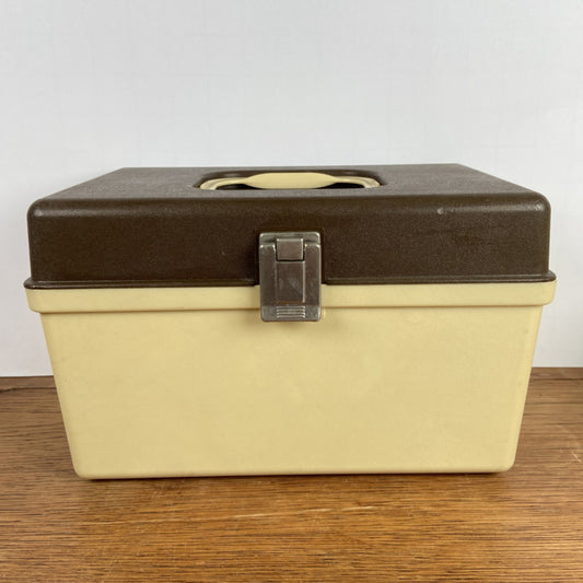 Kleine vintage naaibox curver bruin