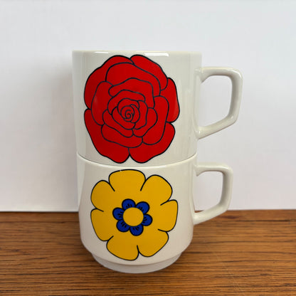 Vintage mokken grote bloemen