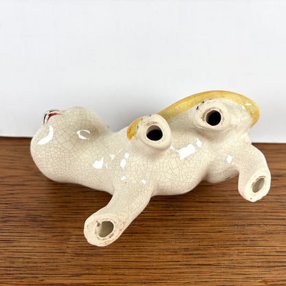 Vintage beeld kat met bloemen