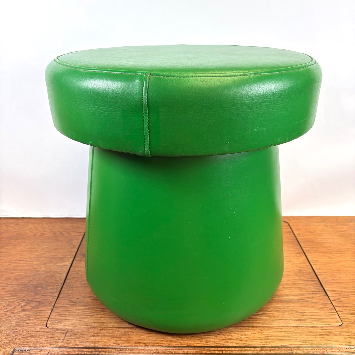 Vintage groene poef met opbergruimte