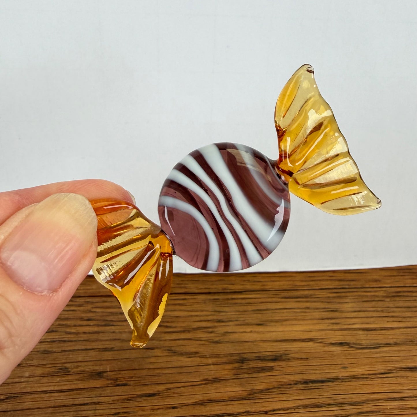 Vintage glazen snoepje Murano stijl bruin paars gestreept