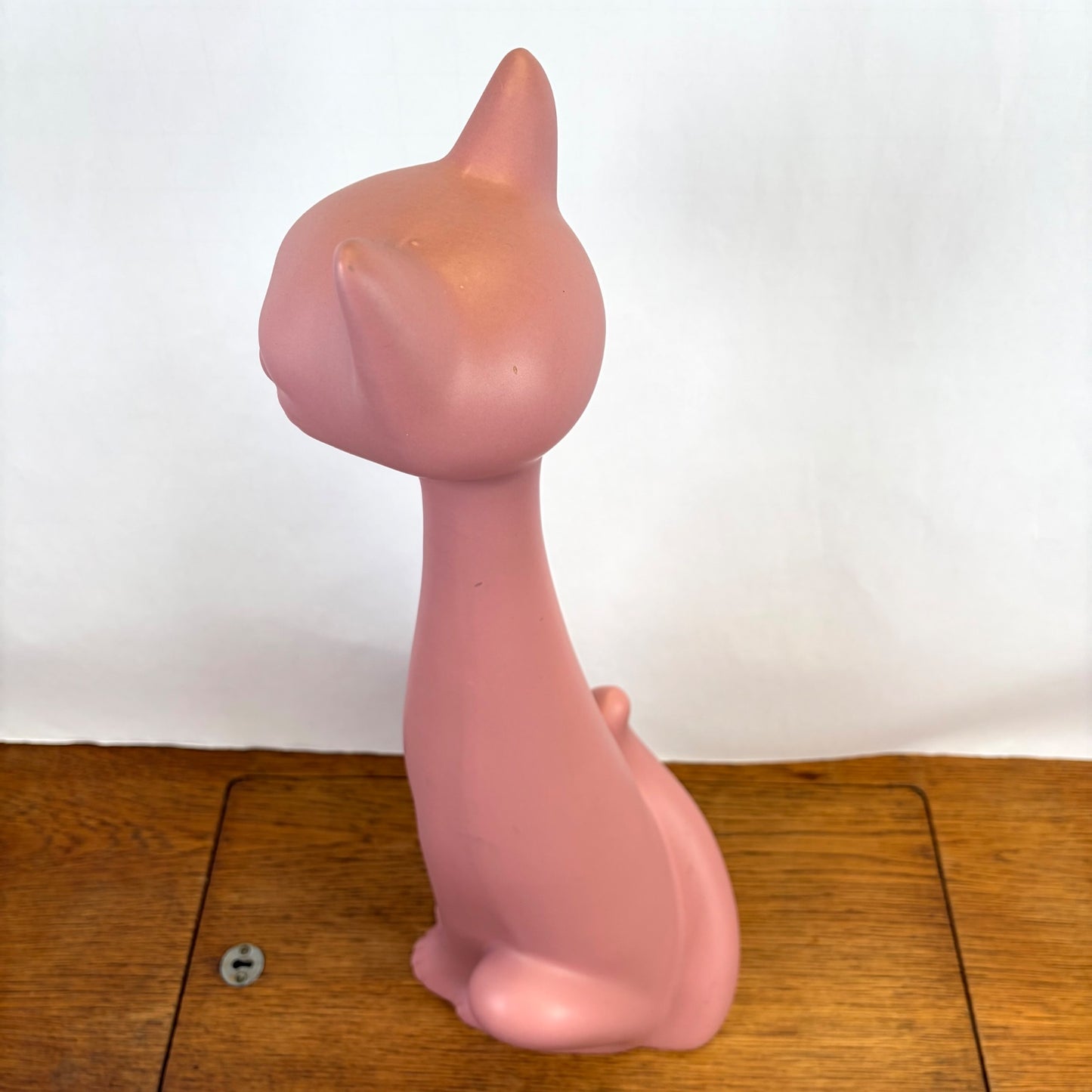 Vintage grote roze keramiek kat staand