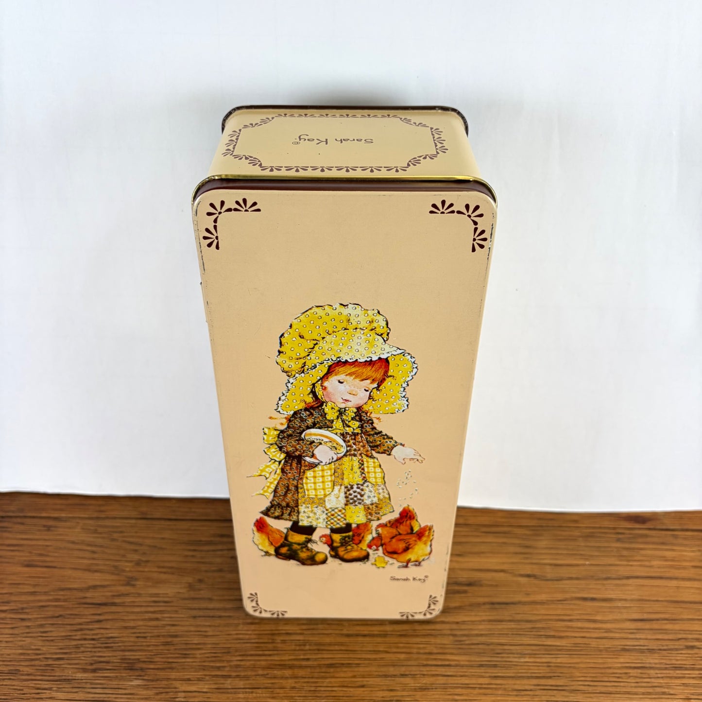 Vintage Sarah Kay blik ontbijtkoek creme