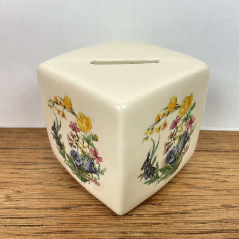 Vintage vierkante spaarpot met bloemenmotief