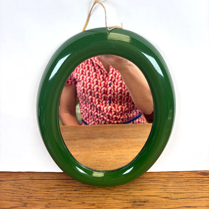 Vintage ovale spiegel groene kunststof lijst