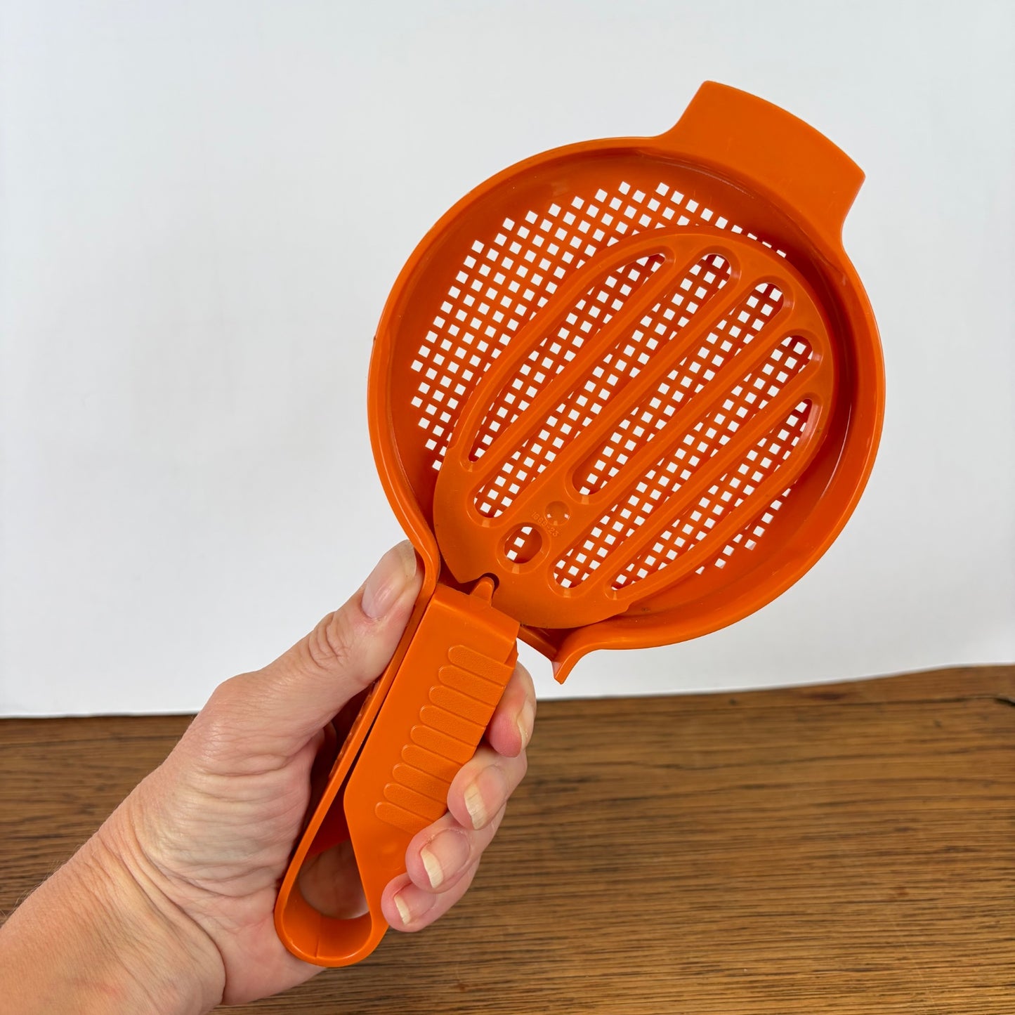 Vintage Tupperware handzeef oranje